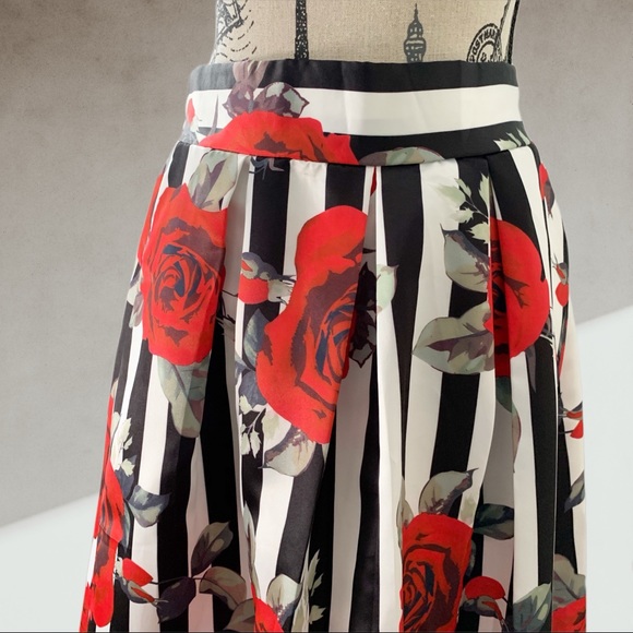 Stripes & red roses 🌹 full length skirt S-M - Picture 5 of 6